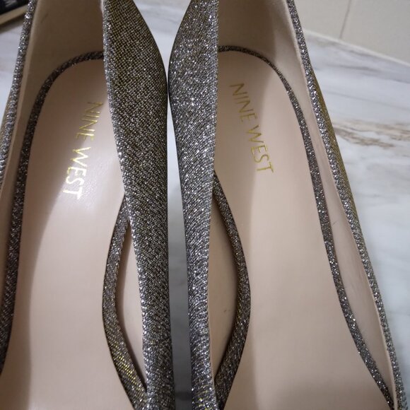 Nine West | Gold Silver Metallic Sparkle Peep Toe Heels | Size 7M - Picture 6 of 14